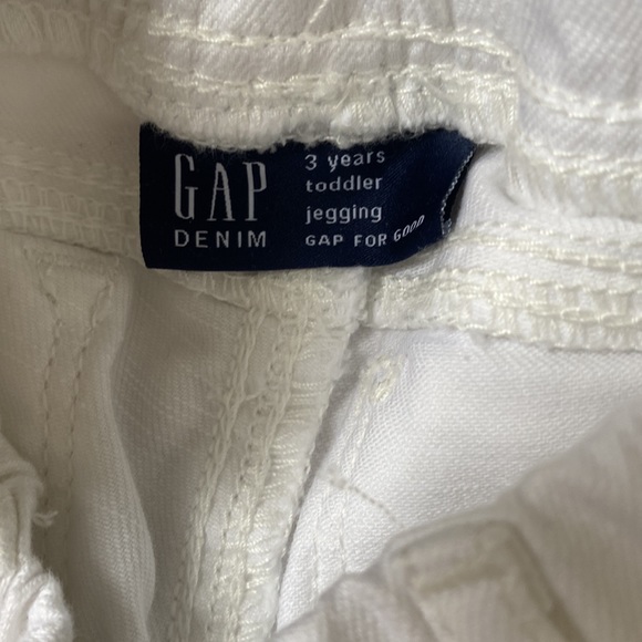 White jegging gap - Picture 2 of 4